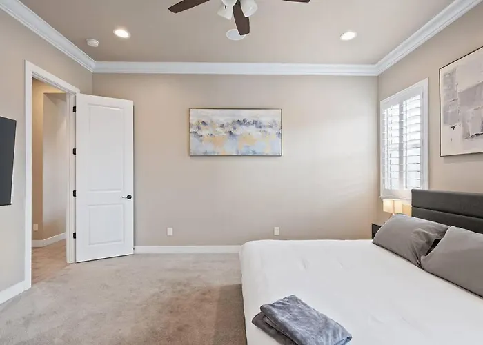 3 Miles From Airport Center Chandler
