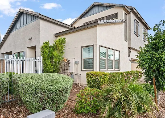 3 Miles From Airport Center